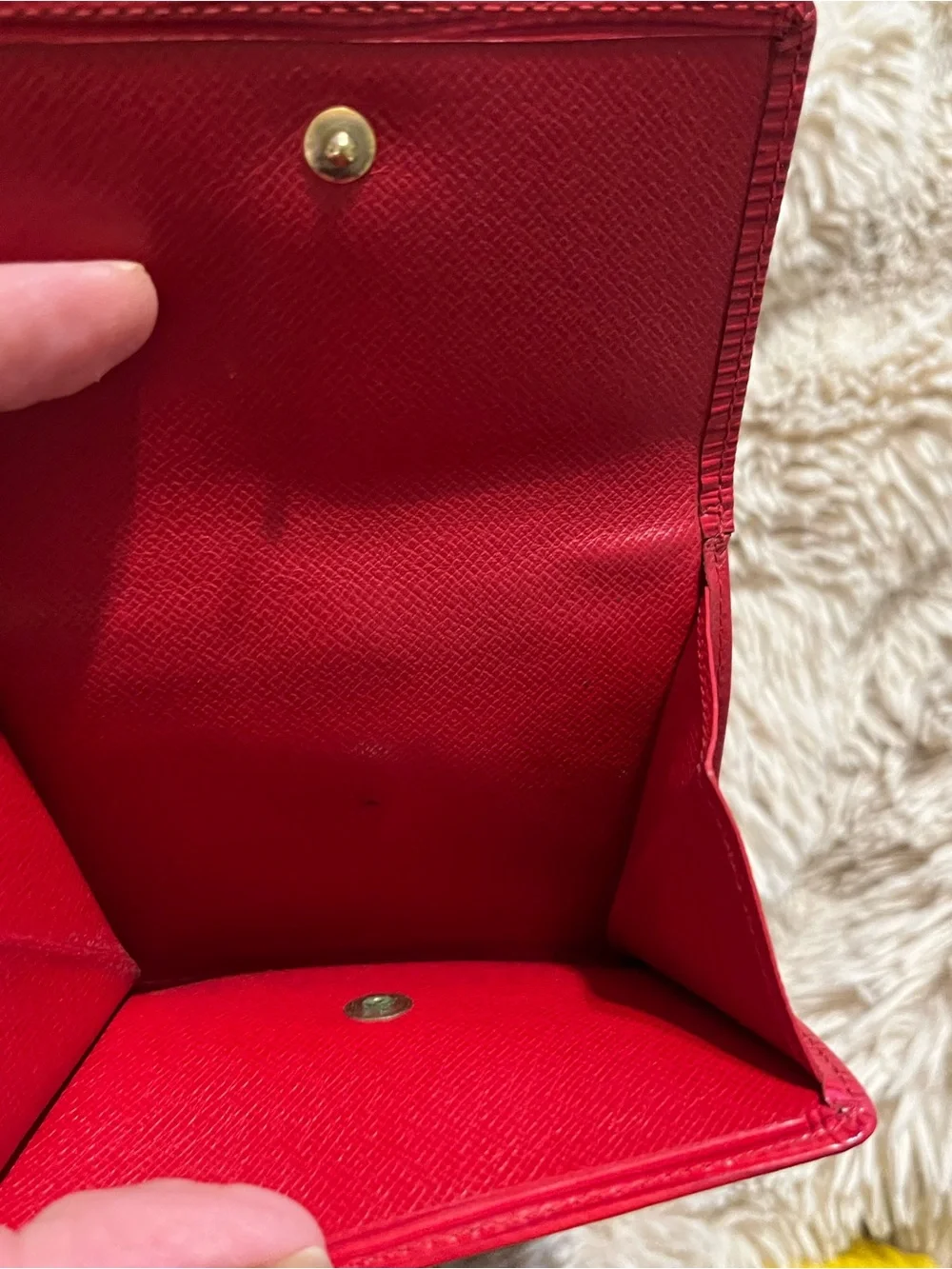 Used vintage Red Louis Vuitton Textured Women's Wallet - Classic Folding Design